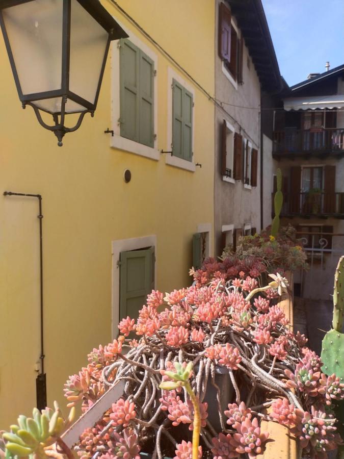 La Tana Dell'Artista Hotel Арко Екстериор снимка