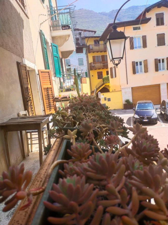 La Tana Dell'Artista Hotel Арко Екстериор снимка