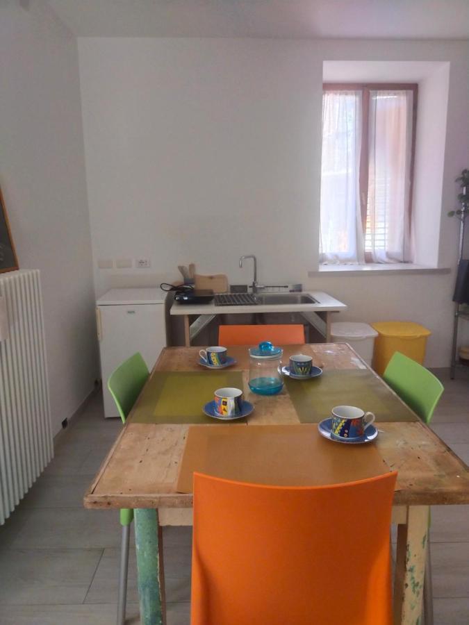 La Tana Dell'Artista Hotel Арко Екстериор снимка
