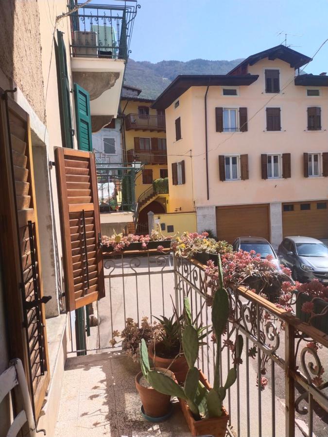 La Tana Dell'Artista Hotel Арко Екстериор снимка